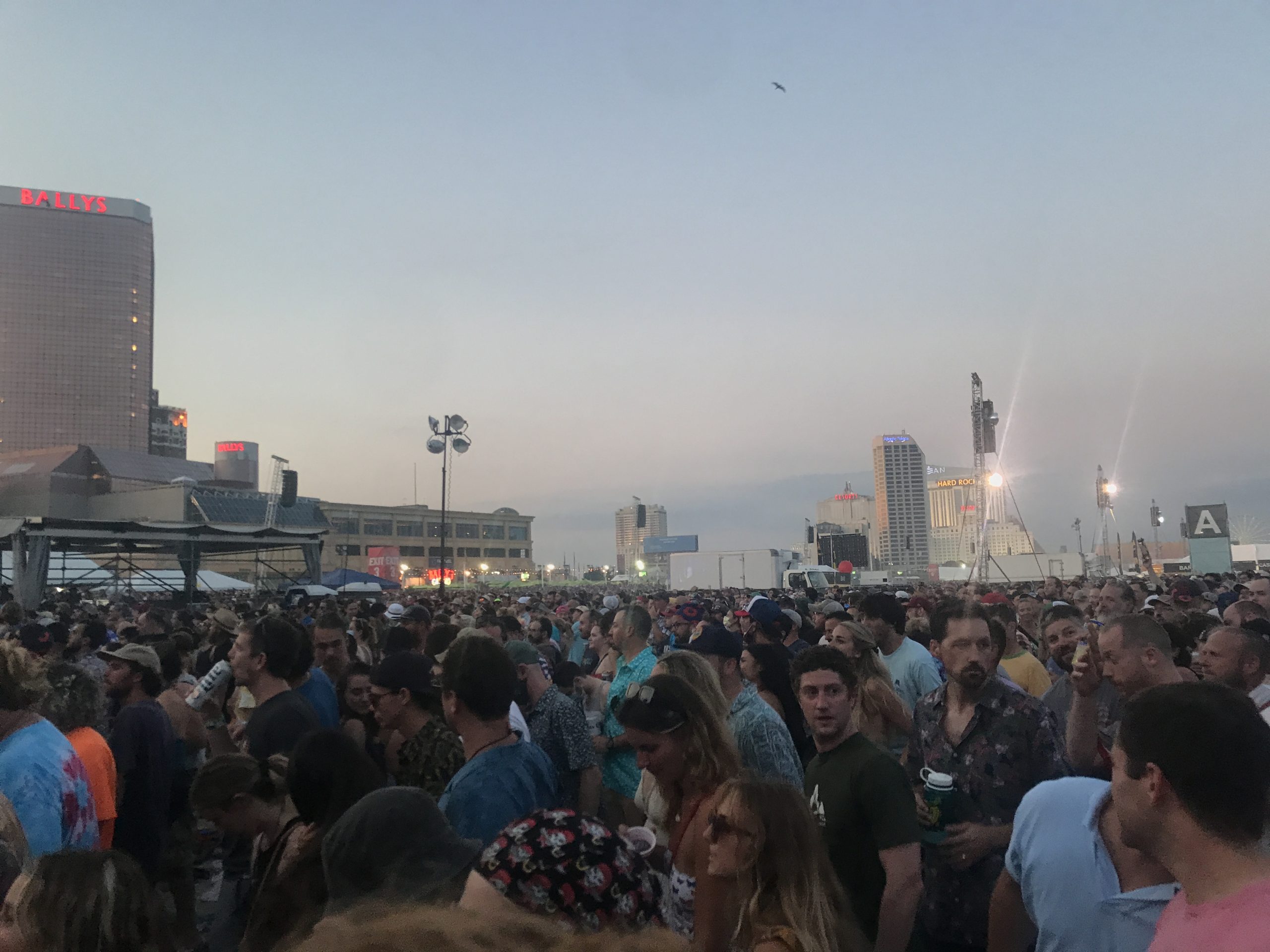 The crowd for Phish night two, Saturday, Aug. 14, 2021 on the beach in Atlantic City, New Jersey (Shaun R. Smith/ The High Note).