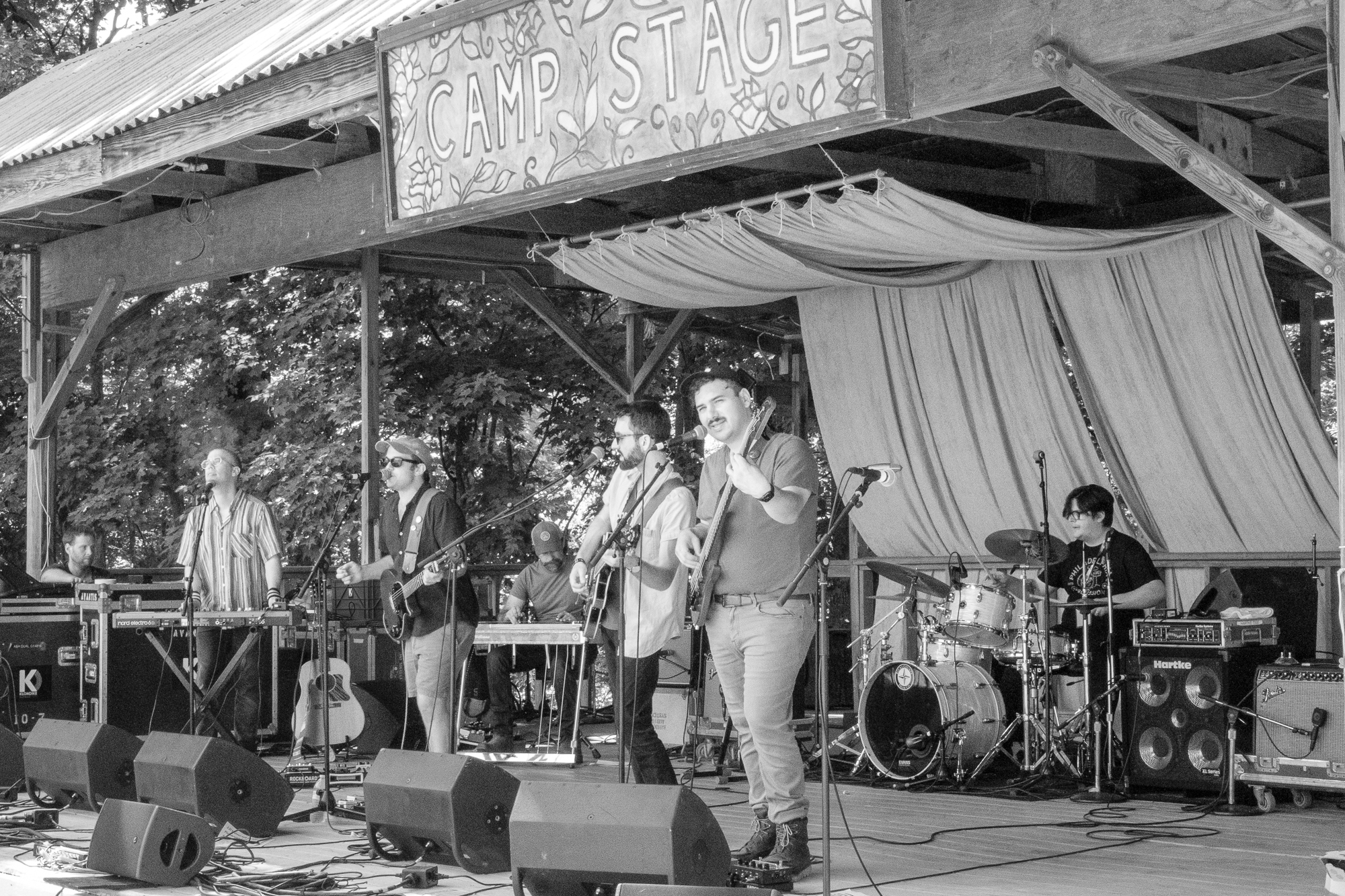 The Tisburys shine a light on Lucy the Elephant at the 63rd annual Philadelphia Folk Festival (Shaun R. Smith/ The High Note).