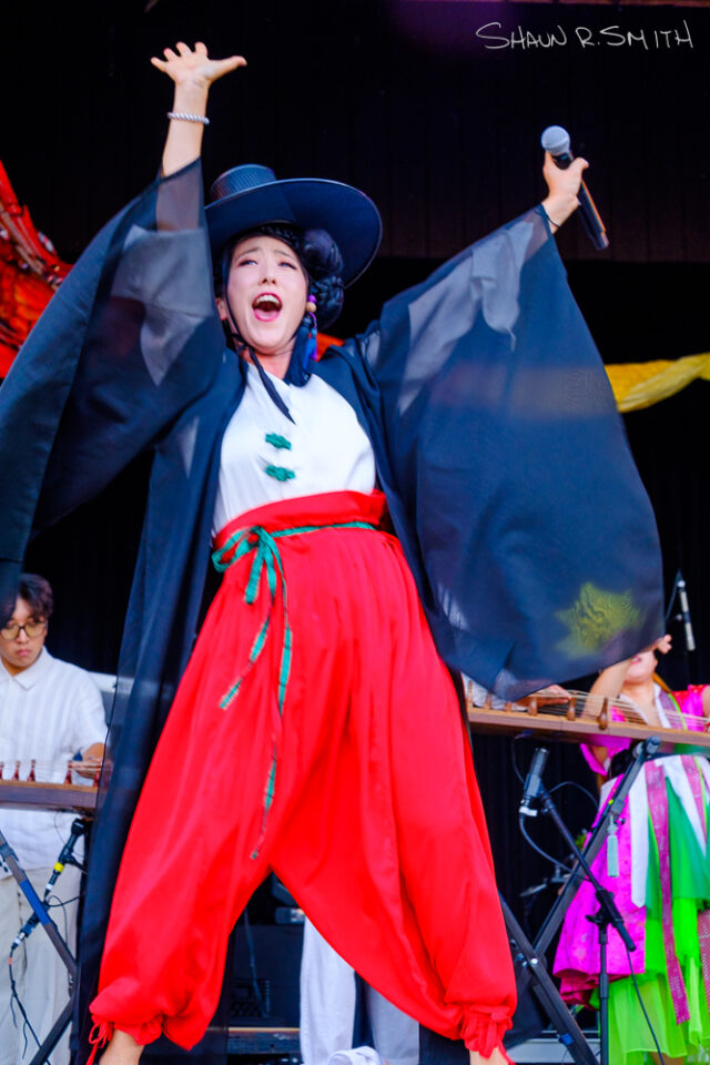 Thousands Home To The 60th Annual Philadelphia Folk Festival